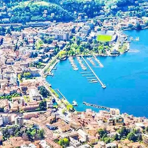 Elegant Apartment- 8 Mins Walk To Center - Free Parking Apartment